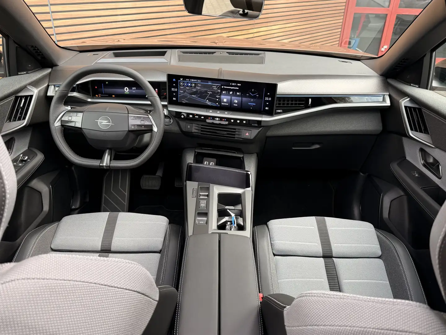 Opel Grandland Electric GS 73 kWh Panoramadak / Camera / Navigati Braun - 2