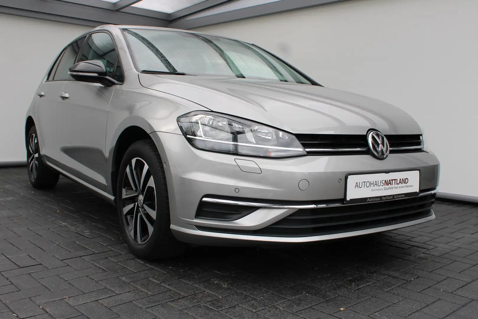Volkswagen Golf VII IQ.DRIVE 1.0 TSI Silber - 2