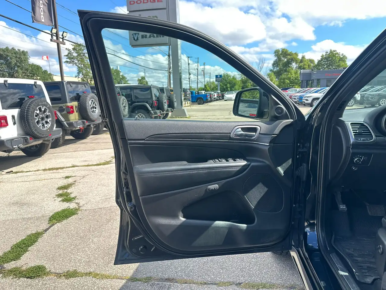 Jeep Grand Cherokee снимка Jeep Grand Cherokee