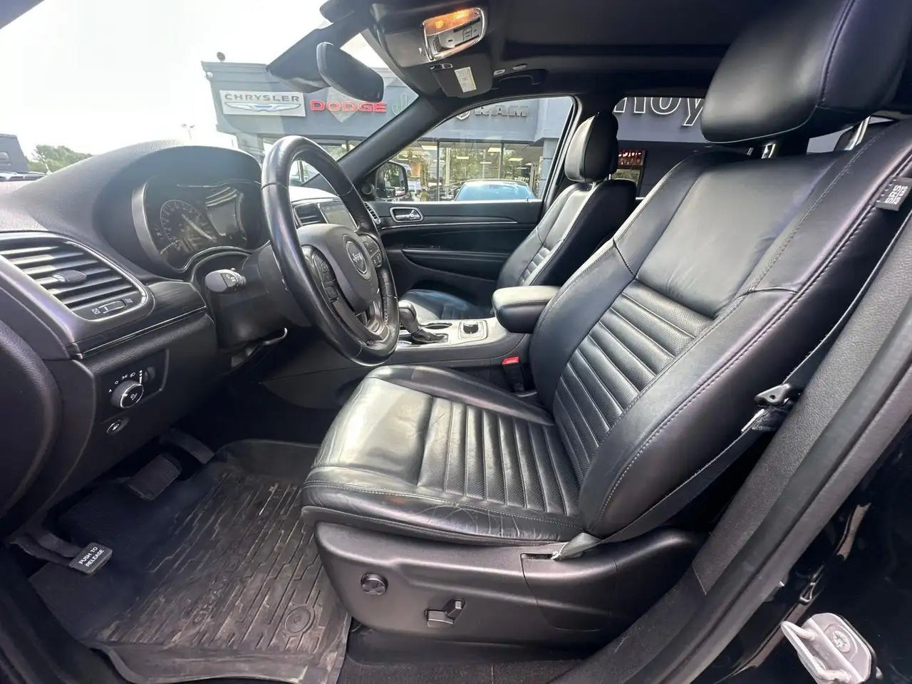 Jeep Grand Cherokee снимка Jeep Grand Cherokee