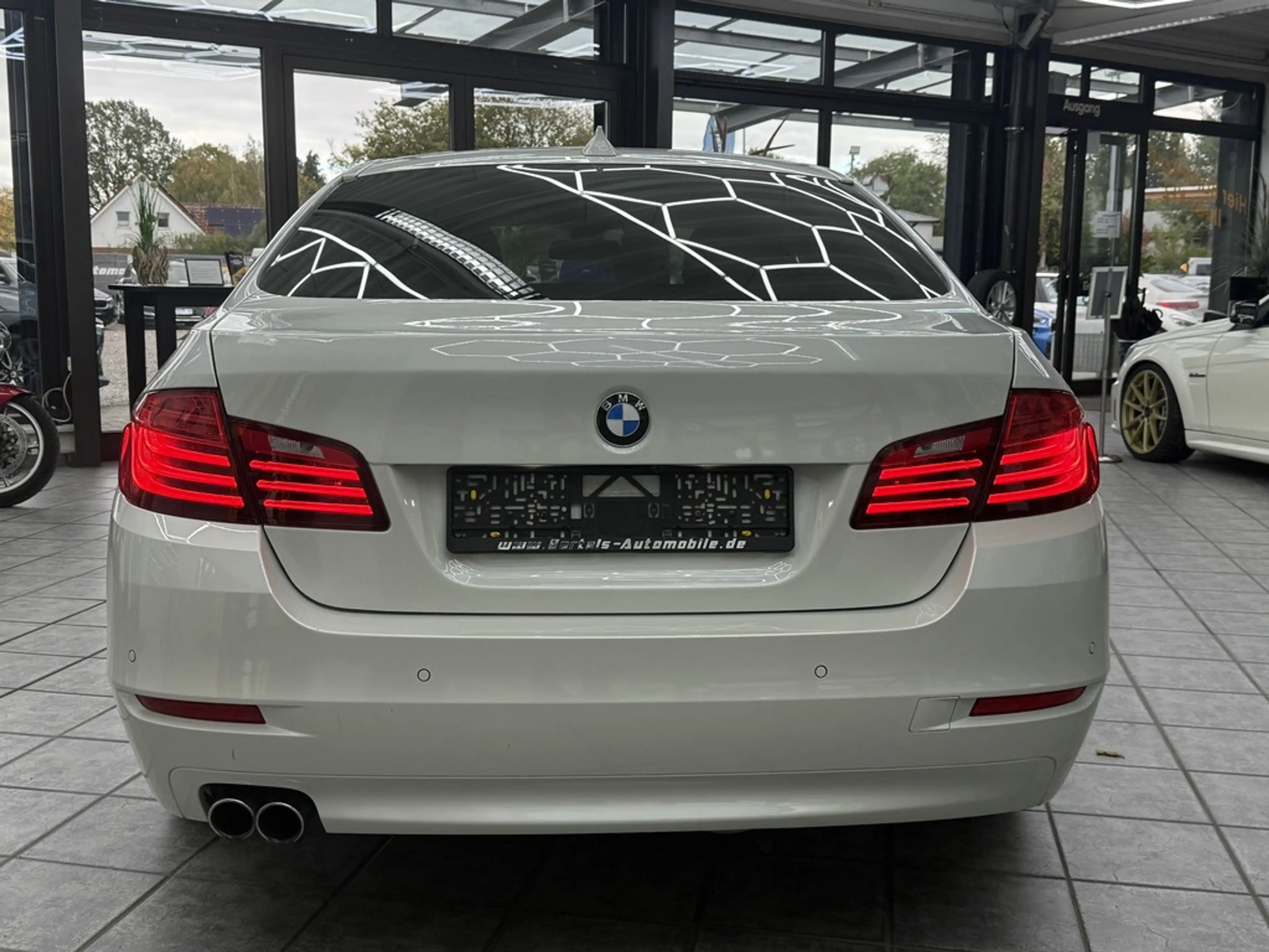 BMW 520 d xDrive, AHK, Head Up, Lane Assist, Kamera — photo 9