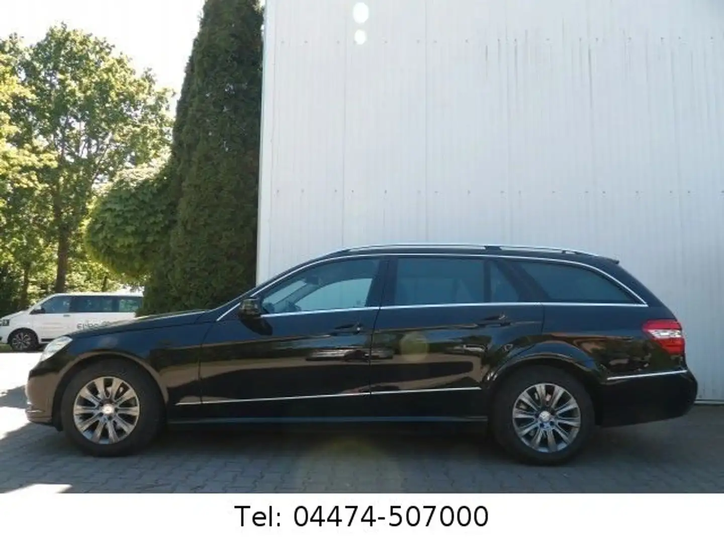 Mercedes-Benz E 200 W212 T-Modell Xen Sizhg Comand AHK-abn. Gepflegt Nero - 2