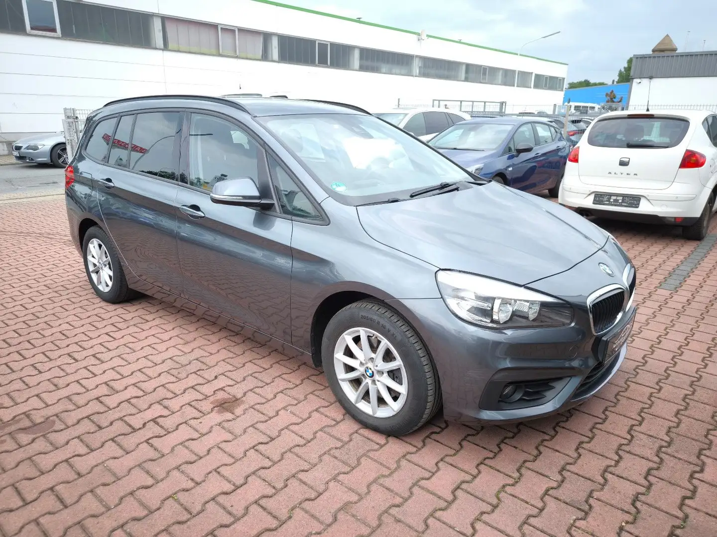 BMW 218 i Gran Tourer Advantage Automatik Navi Gris - 1