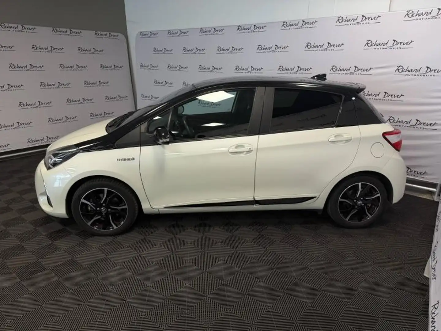 Toyota Yaris HSD 100h Collection 5p Blanc - 2