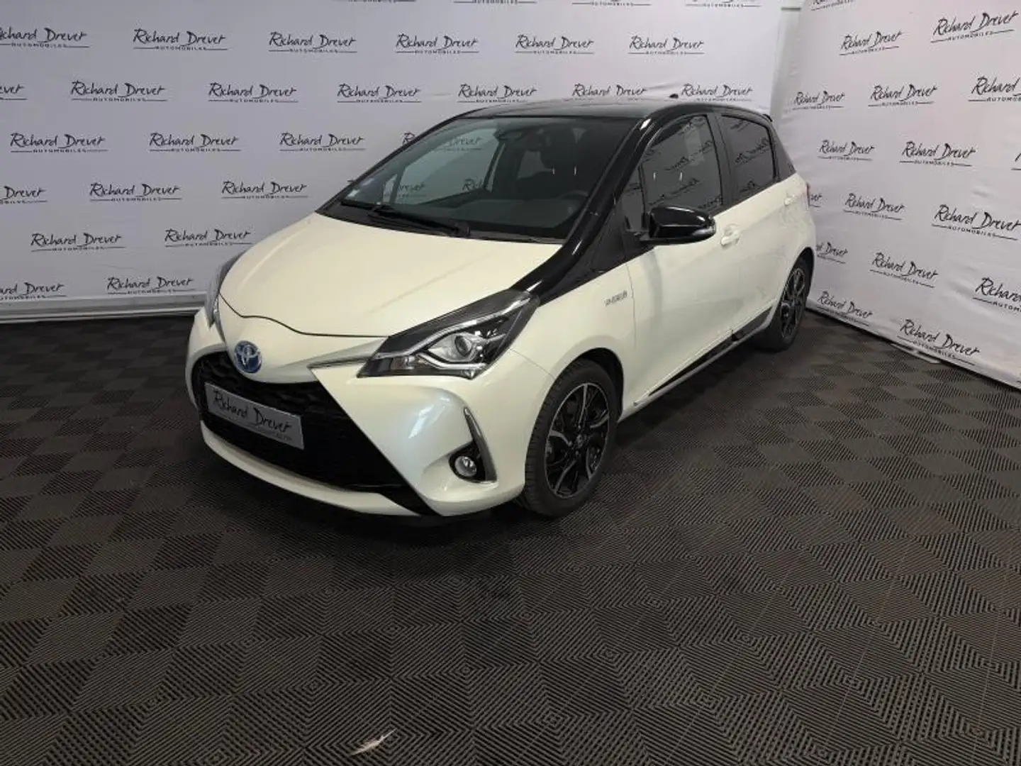 Toyota Yaris HSD 100h Collection 5p Blanc - 1