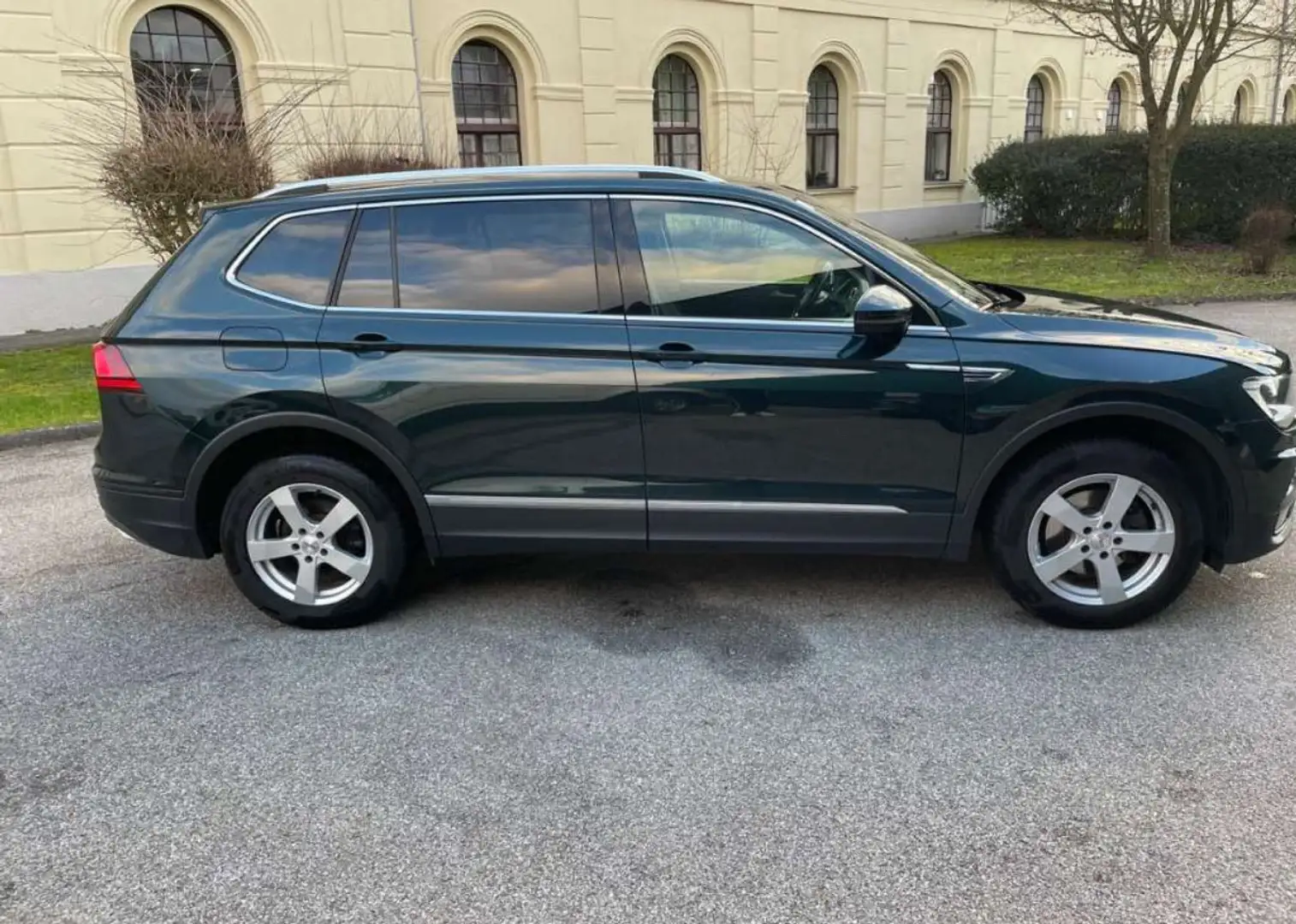 Volkswagen Tiguan Allspace - 1