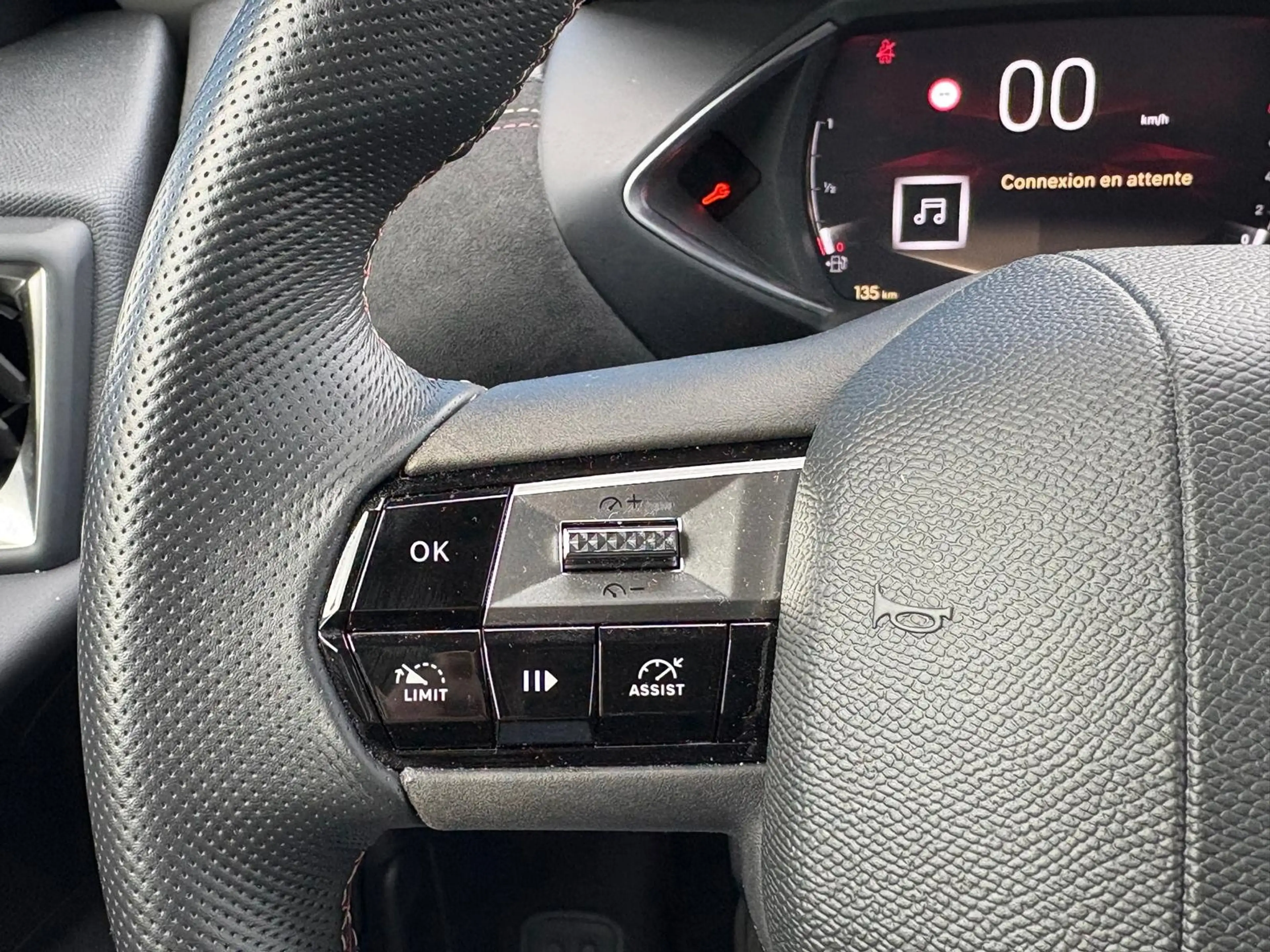 DS Automobiles DS 3 1.2 PURETECH 100CH PERFORMANCE LINE — photo 11