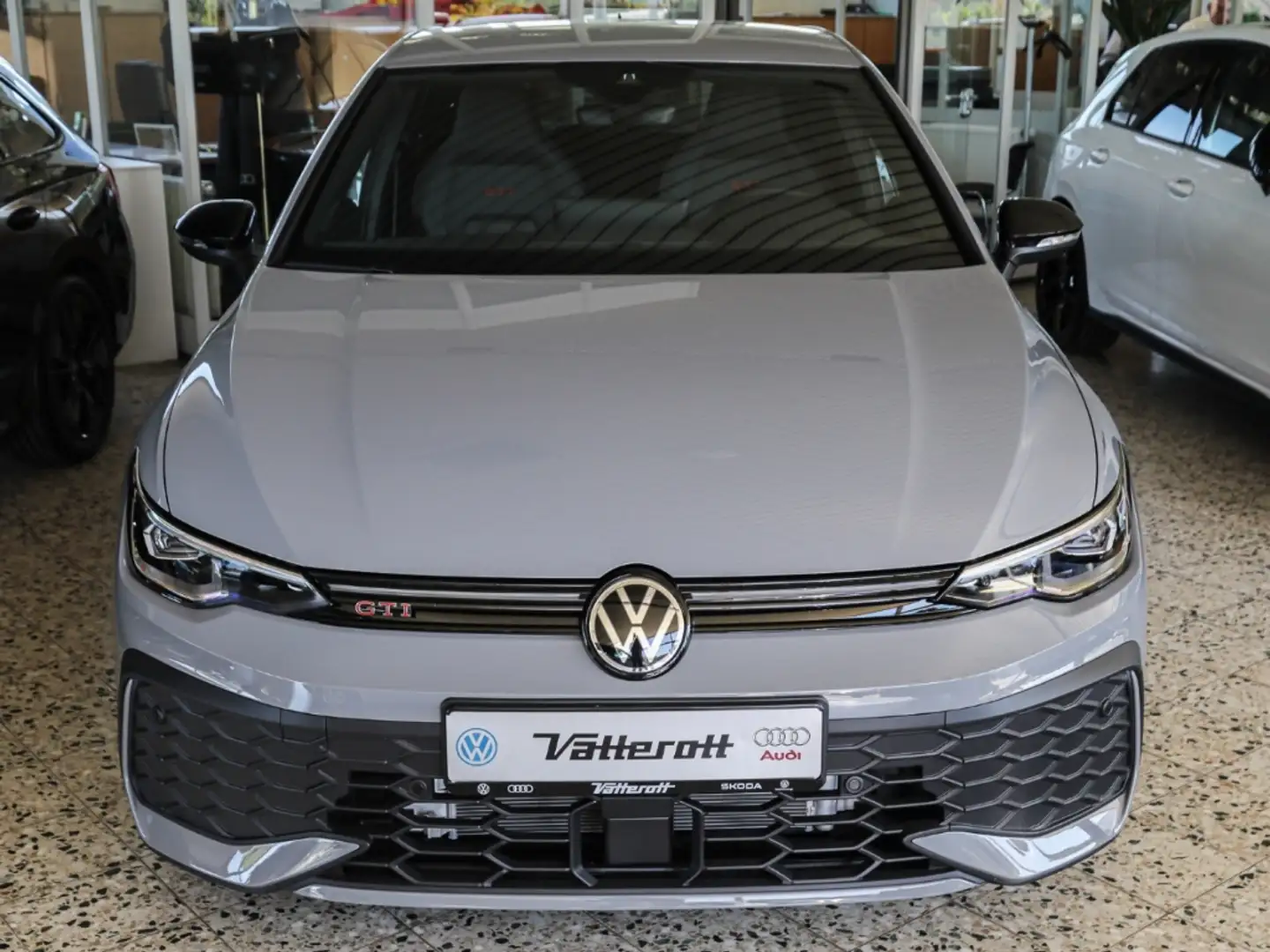 Volkswagen Golf GTI VIII 2.0 TSI DSG Black Style LED-Plus Shzg Gris - 2