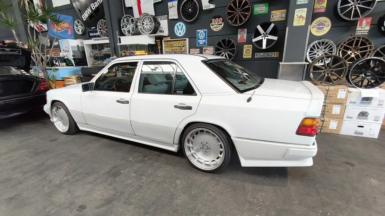 Mercedes-Benz 230, foto 4