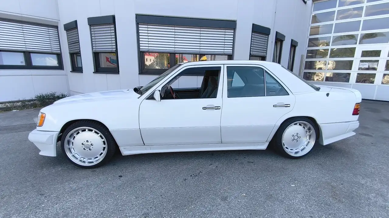 Mercedes-Benz 230, foto 3