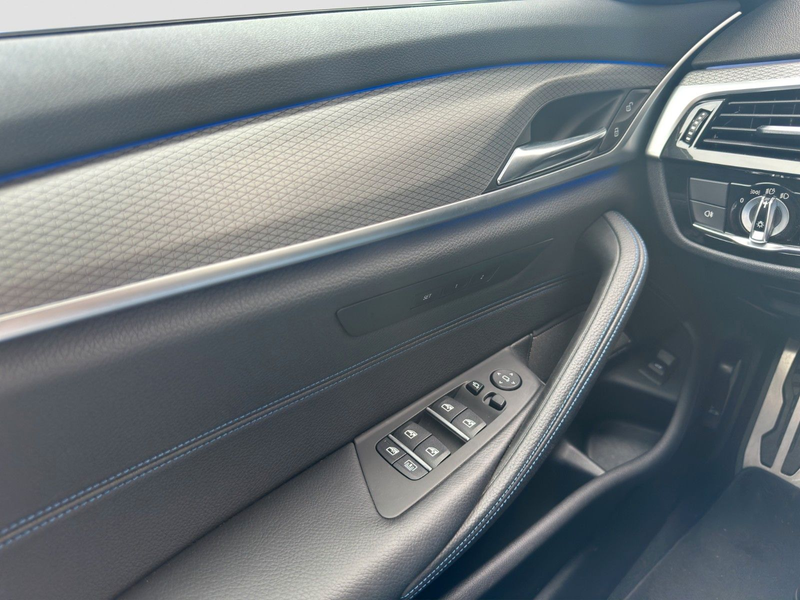 BMW 550 i xDrive DIGITACHO HUD 360° H&K 20" STANDH — photo 14