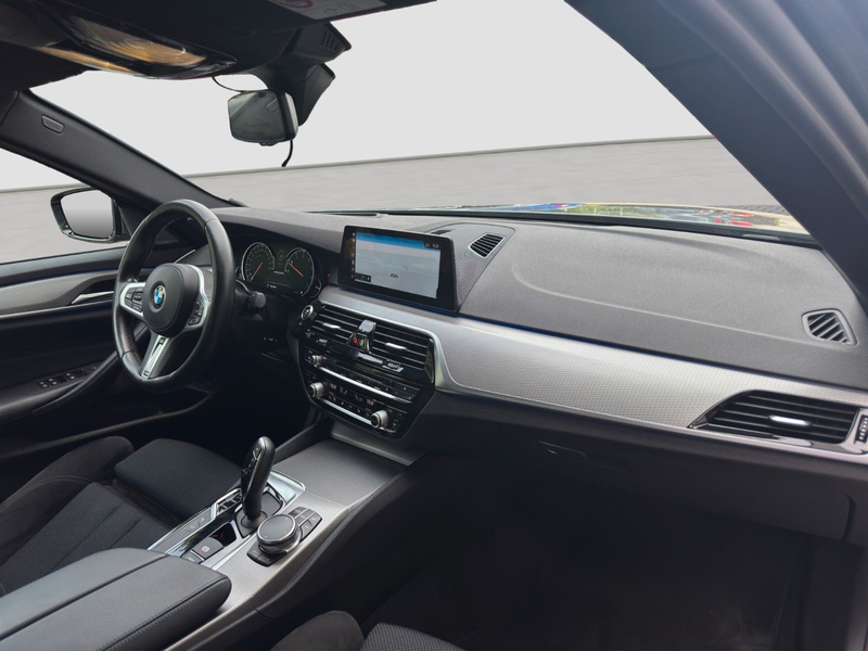 BMW 550 i xDrive DIGITACHO HUD 360° H&K 20" STANDH — photo 10