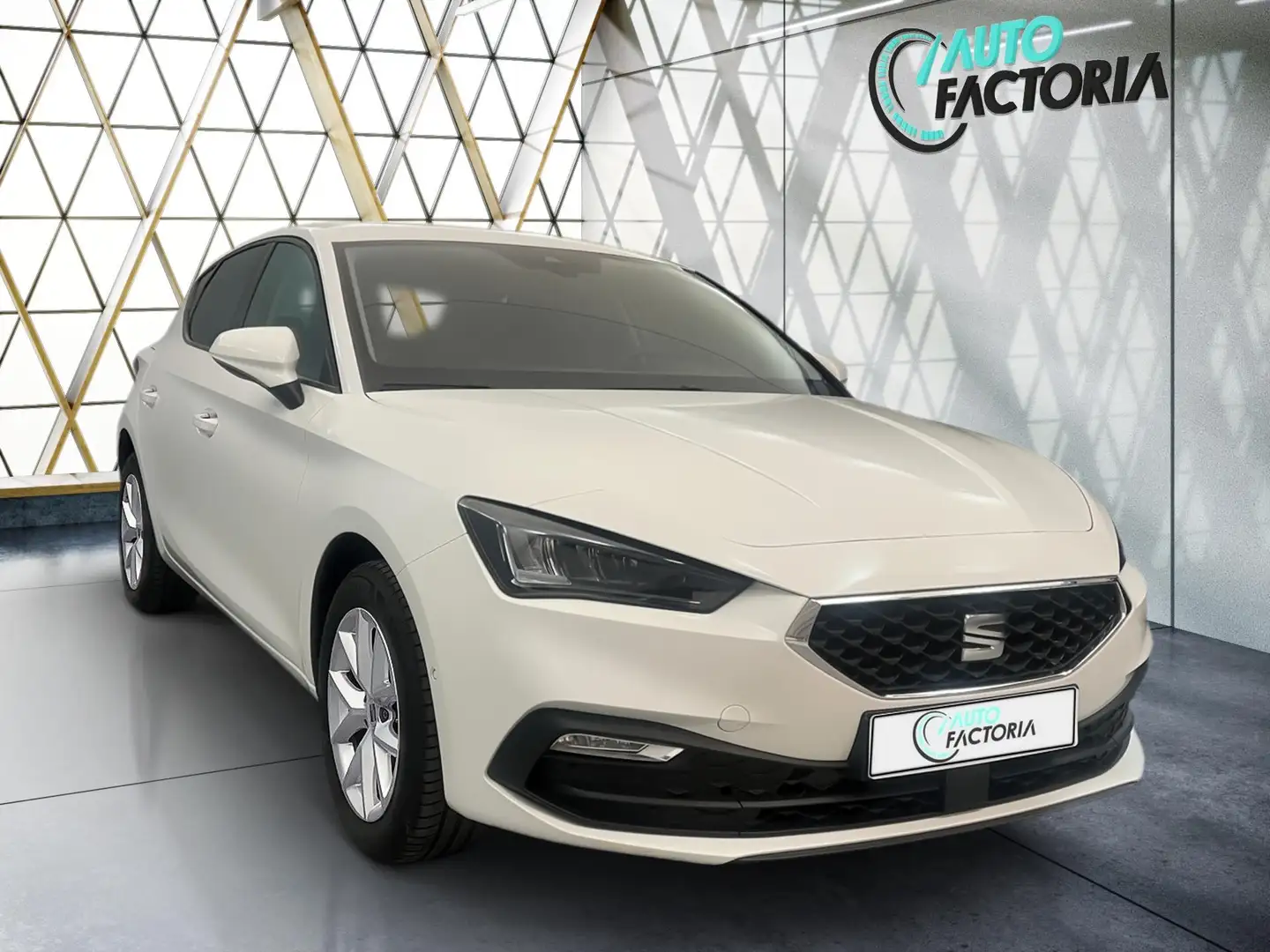 SEAT Leon -28% 1.5 TSI 130cv+MIRRORLINK+RADARS+LED+Options Beige - 2