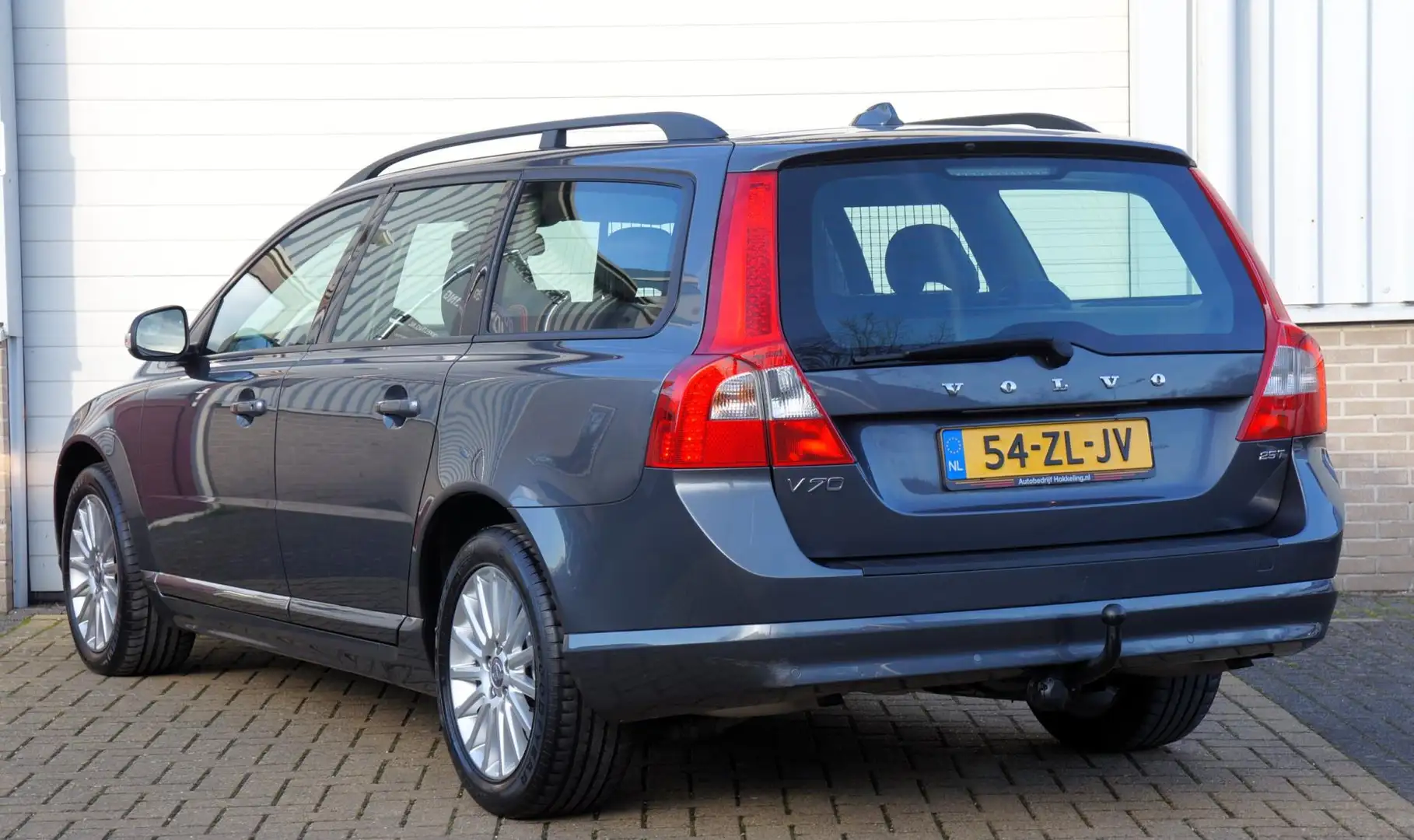 Volvo V70 2.5T Momentum; Automaat+Leder=ORIGINEEL NL !! Gris - 2