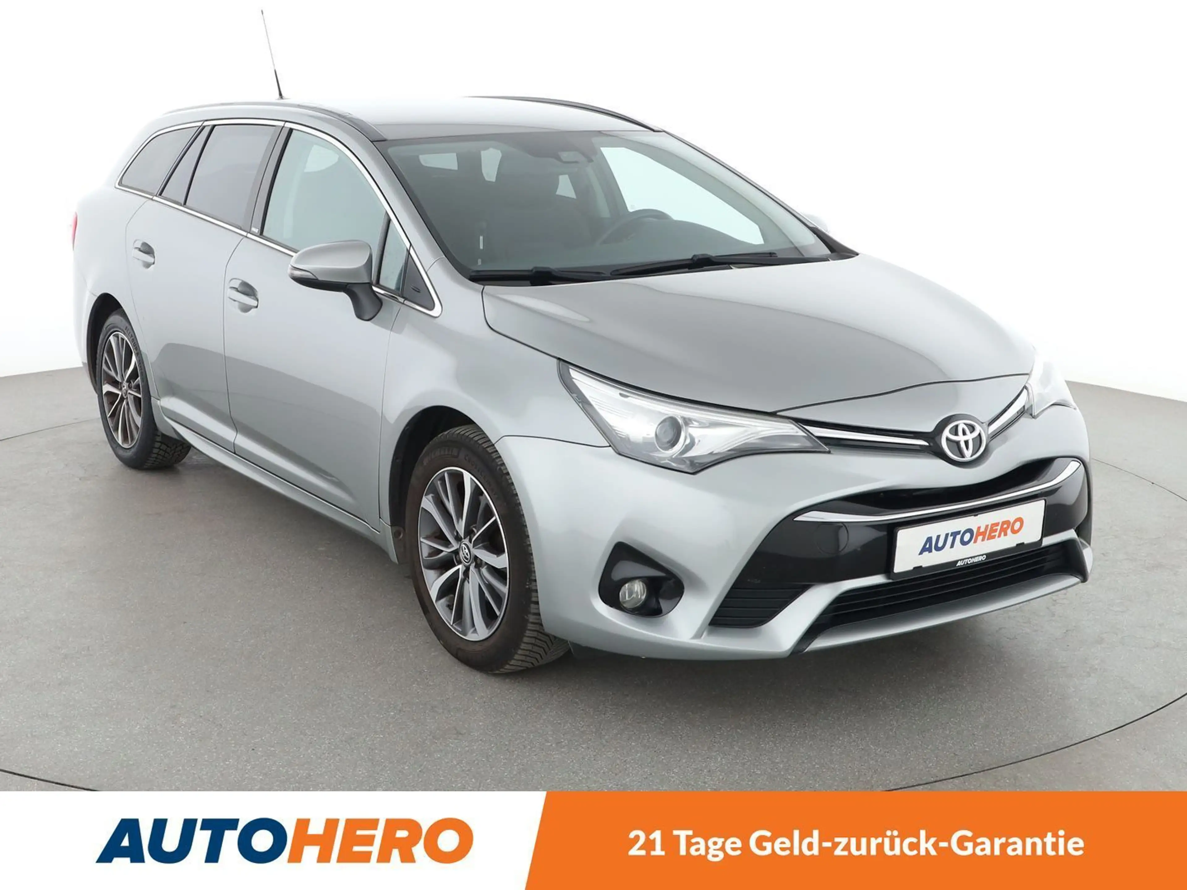 Toyota Avensis 1.6 D-4D Edition-S *NAVI*BI-LED*TEMPO*CAM*SHZ* — photo 8