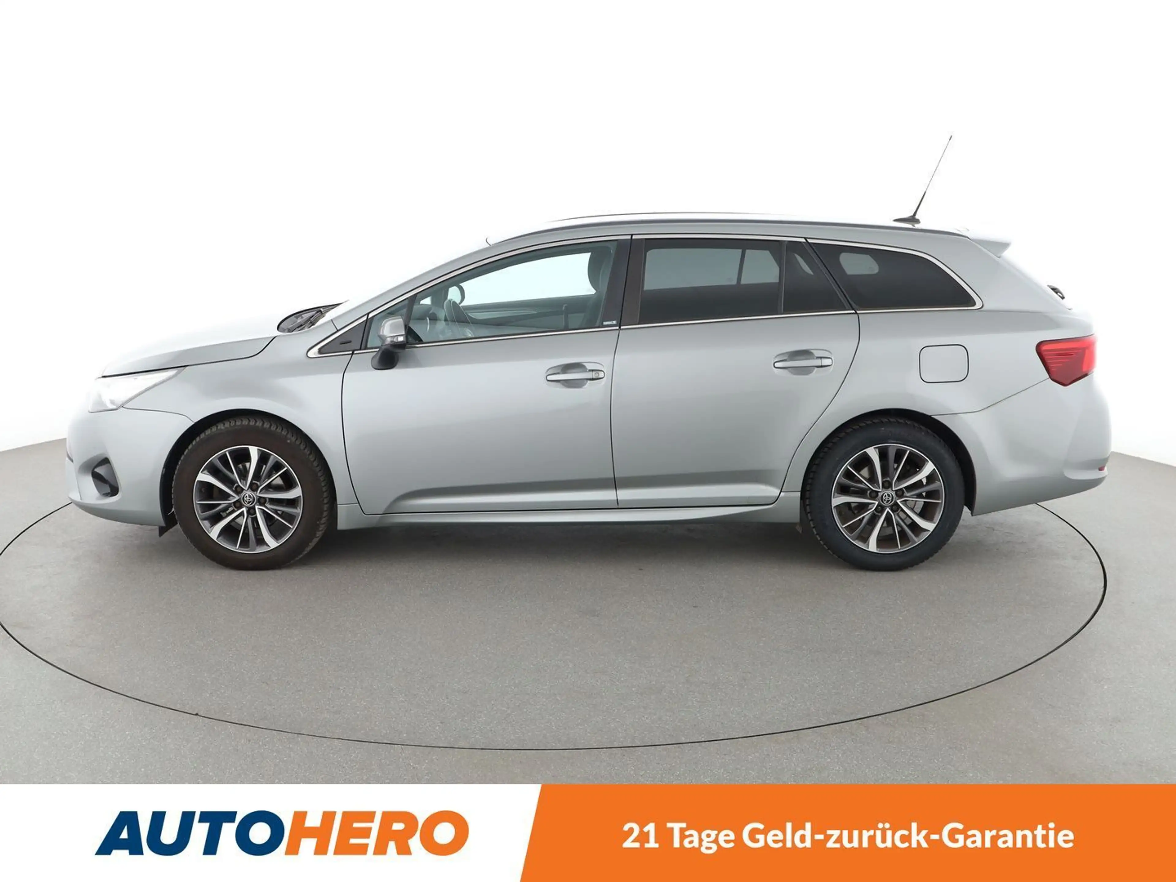 Toyota Avensis 1.6 D-4D Edition-S *NAVI*BI-LED*TEMPO*CAM*SHZ* — photo 3