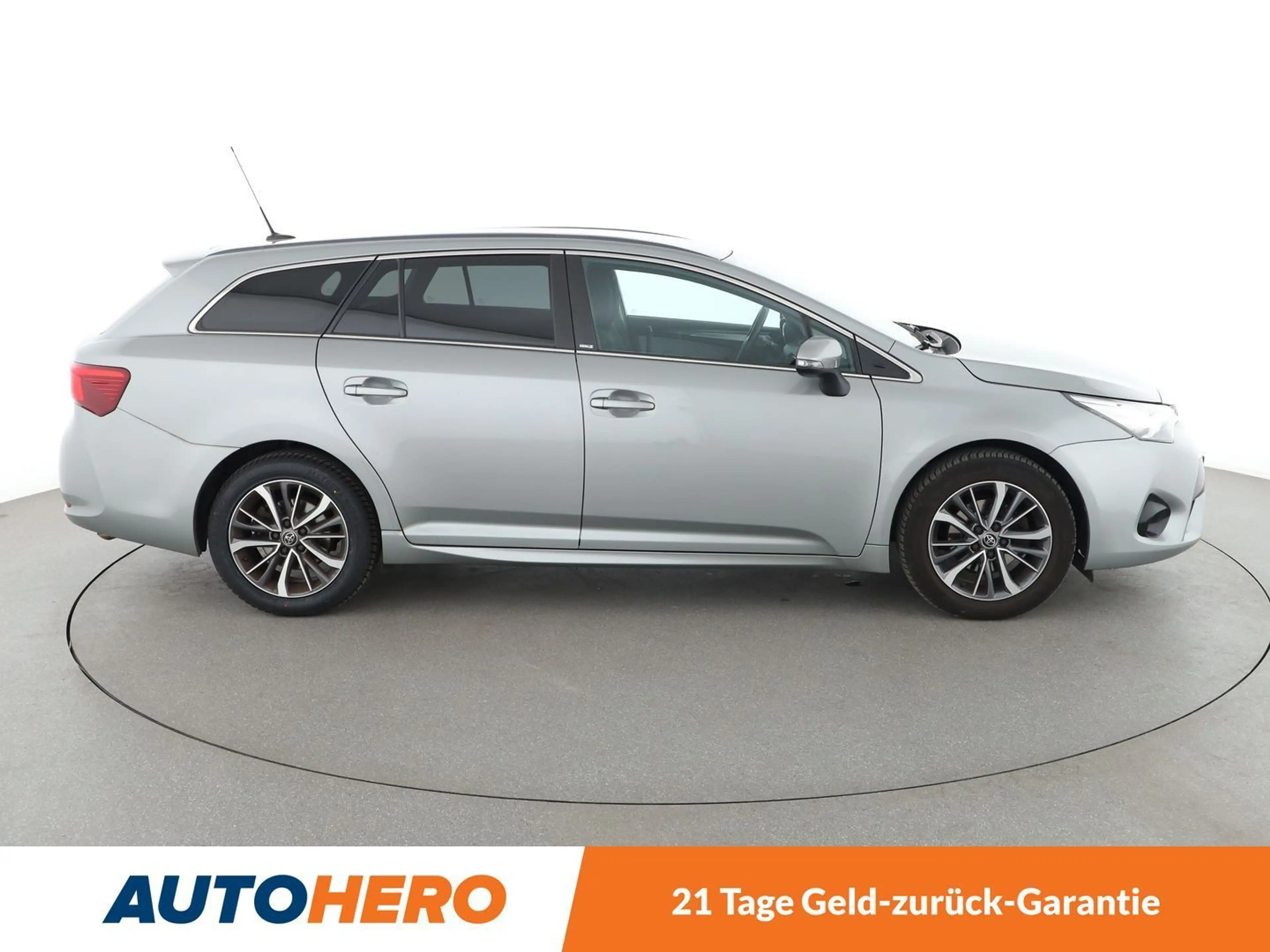 Toyota Avensis 1.6 D-4D Edition-S *NAVI*BI-LED*TEMPO*CAM*SHZ* — photo 7