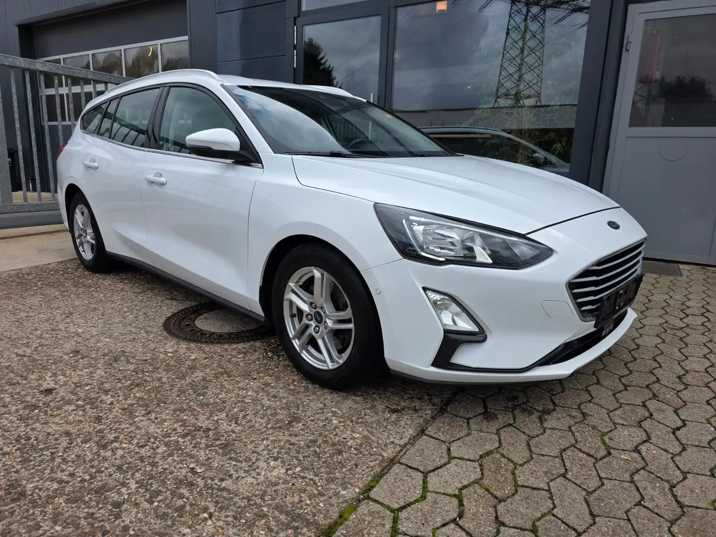 Ford Focus 1.5 tdci 88KW Autom. Voll fahrbereit Weiß - 1