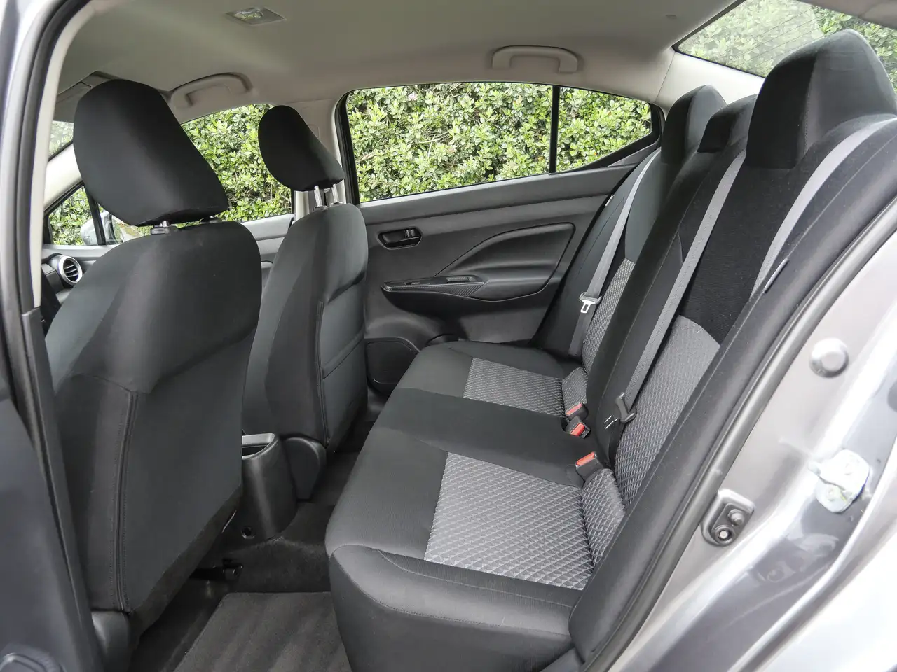 Nissan Versa снимка Nissan Versa