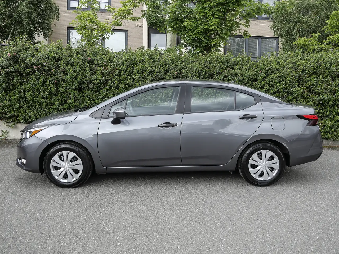 Nissan Versa снимка Nissan Versa