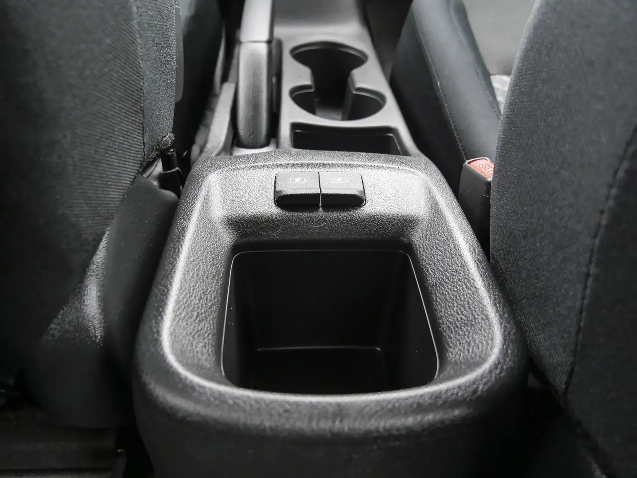 Nissan Versa снимка Nissan Versa