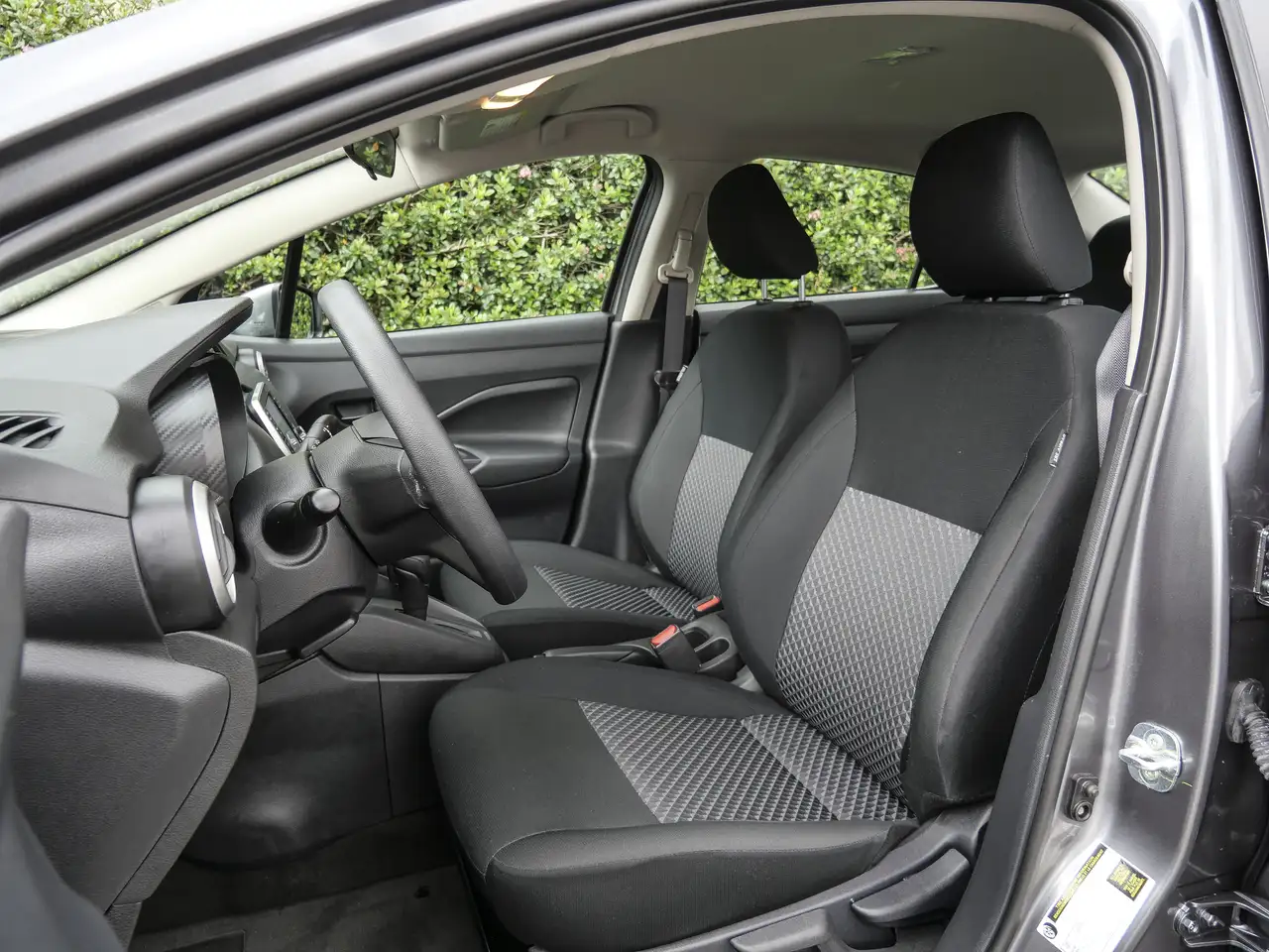 Nissan Versa снимка Nissan Versa