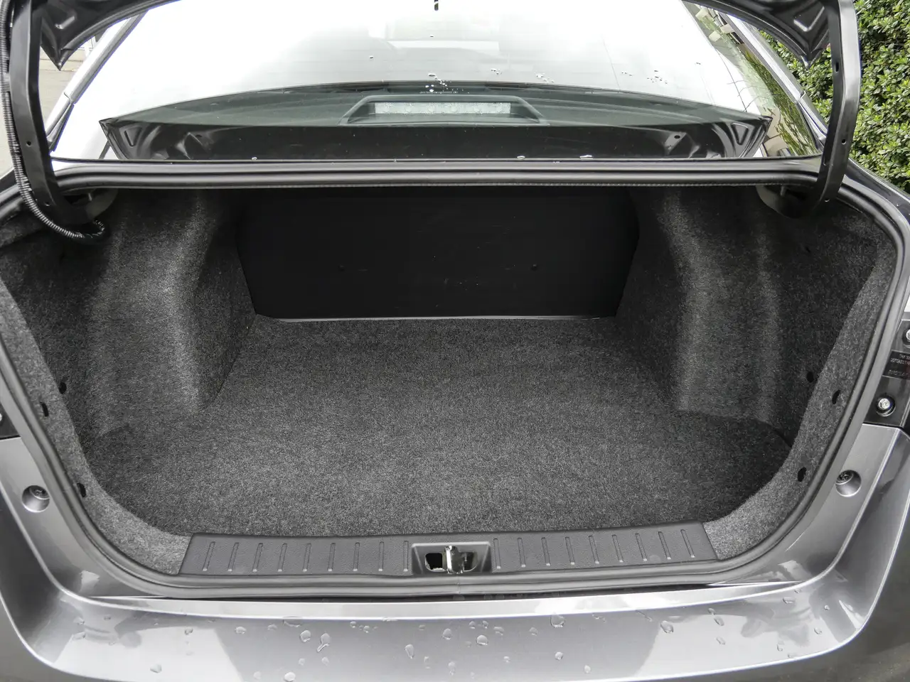 Nissan Versa снимка Nissan Versa