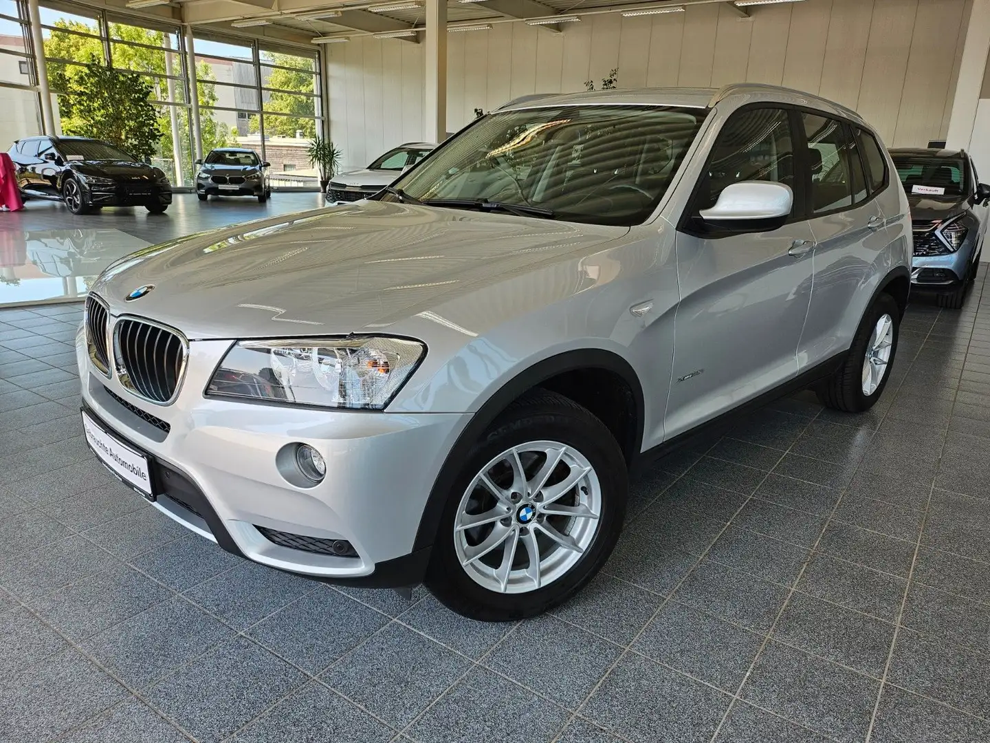 BMW X3 2.0i xDrive ++AHK++ Silber - 1