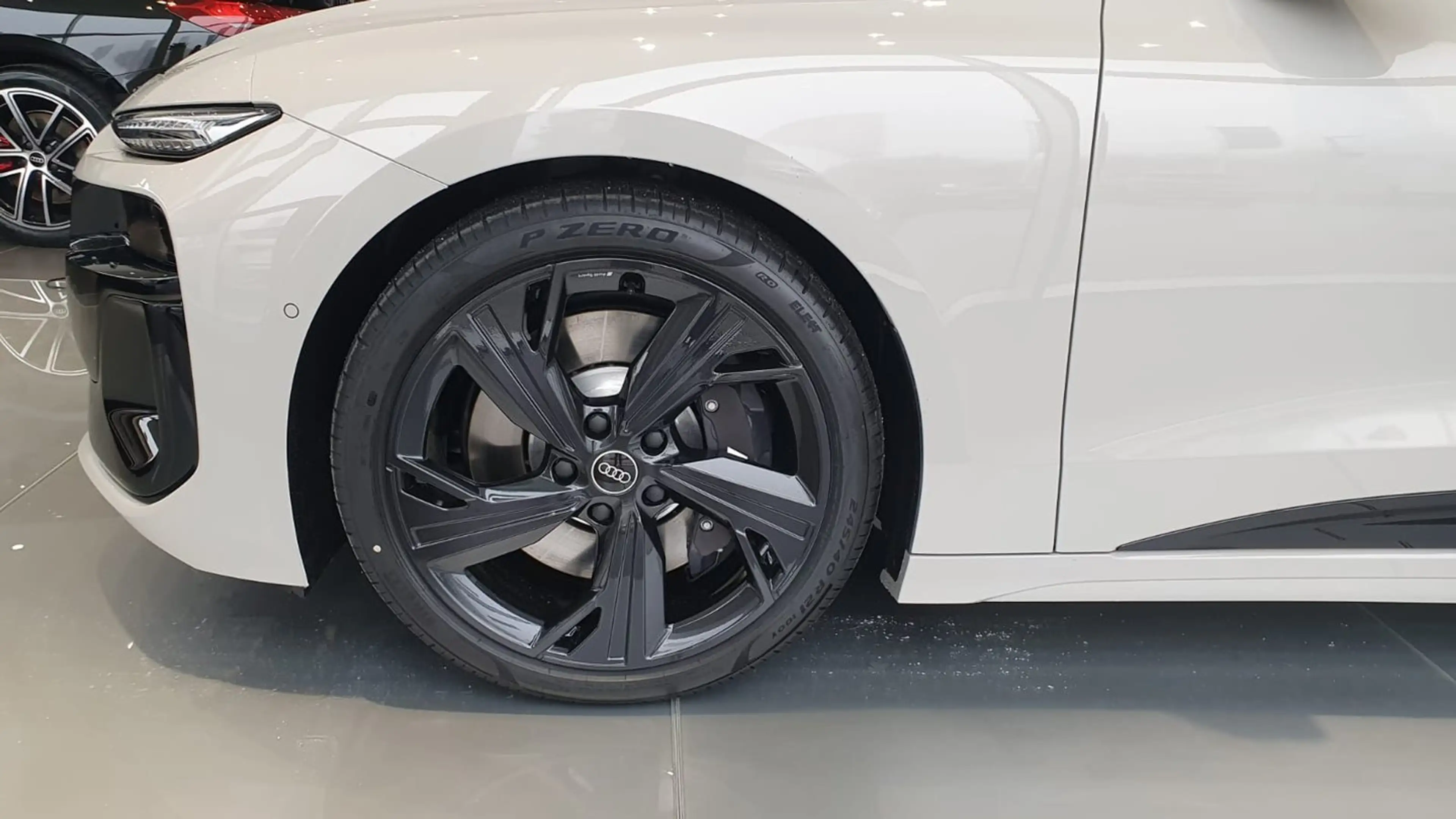 Audi S6 e-tron e-tron — photo 7