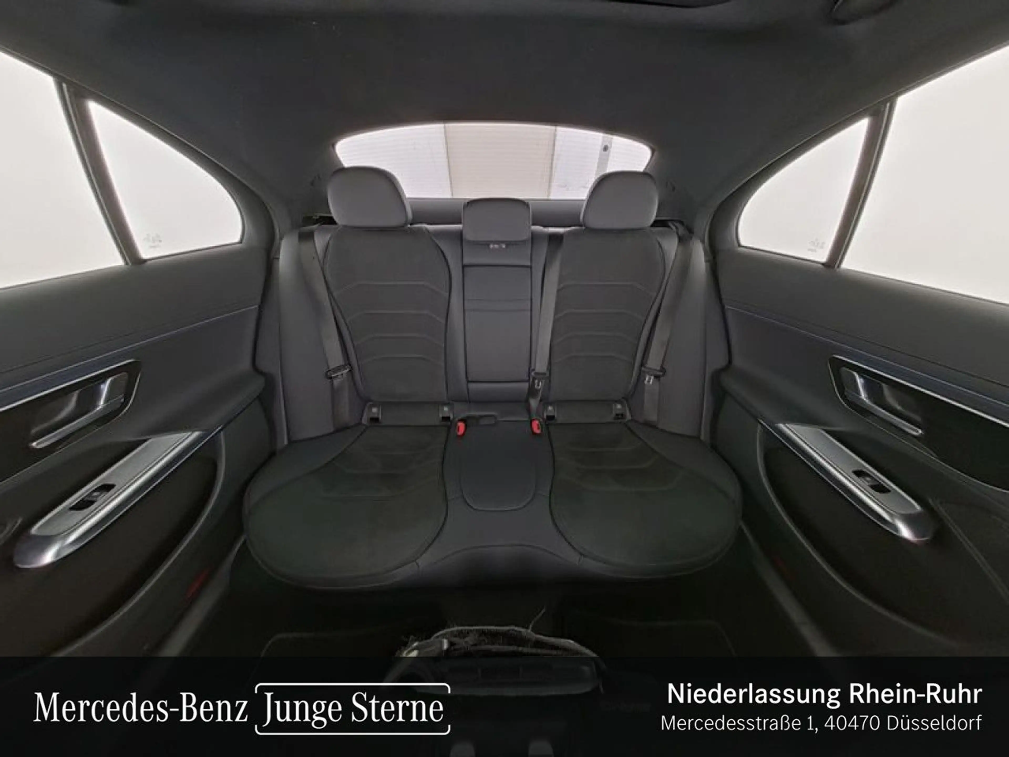 Mercedes-Benz E 220 d AMG Pano Navi Premium Distr. LED Night PTS — photo 11