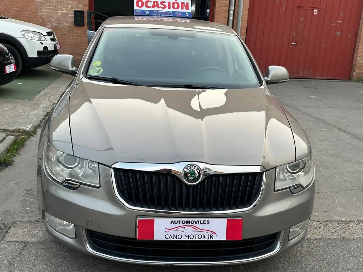 Skoda Superb 2.0 TDI 140 Ambition 5p Beige - 1