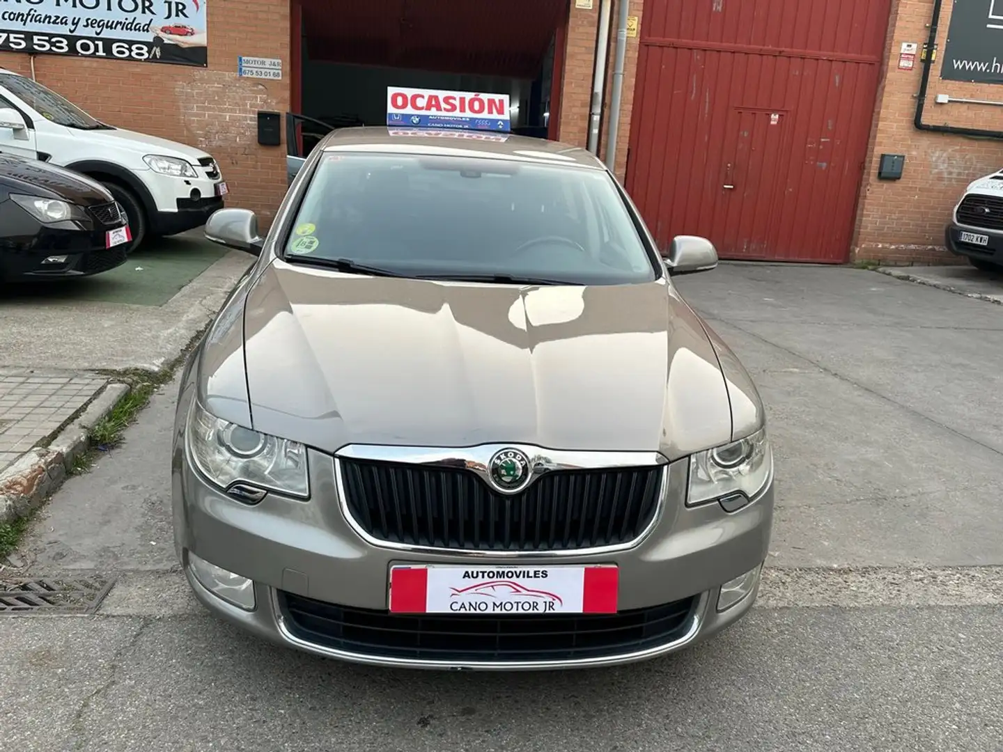 Skoda Superb 2.0 TDI 140 Ambition 5p Beige - 2