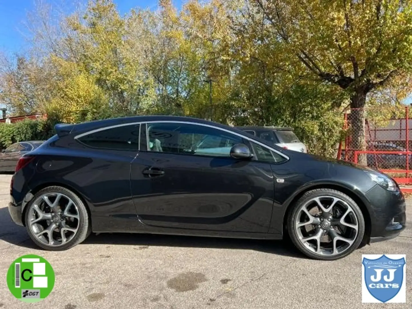 Opel Astra GTC Noir - 2