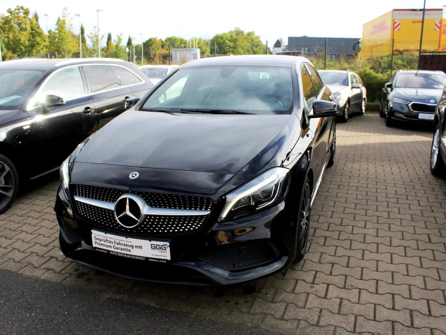 Mercedes-Benz A 180 BlueEfficiency AMG Sport (Line)) Automatik Noir - 1