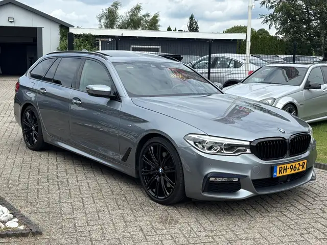 BMW 5 Series view 3