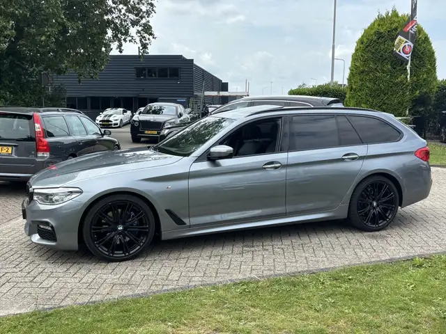 BMW 5 Series view 7
