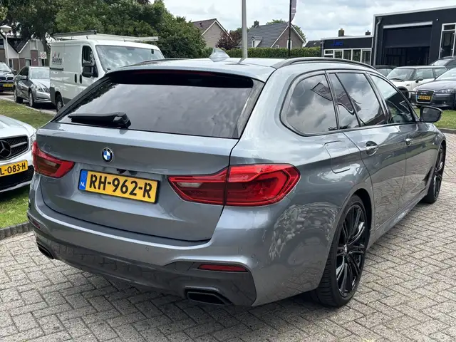 BMW 5 Series view 5