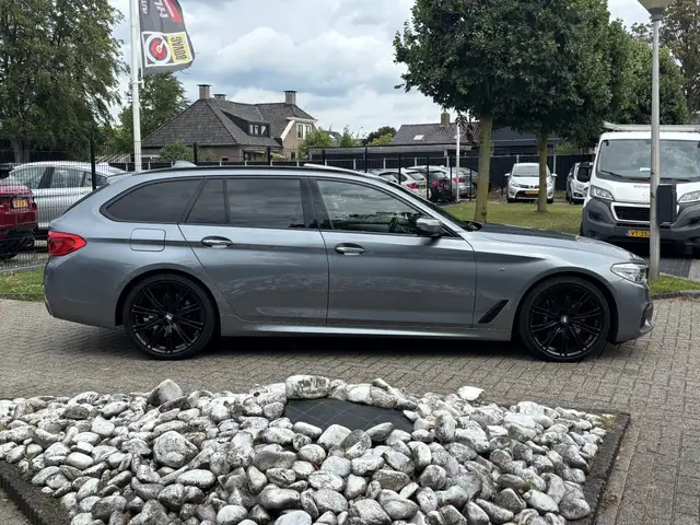 BMW 5 Series view 4