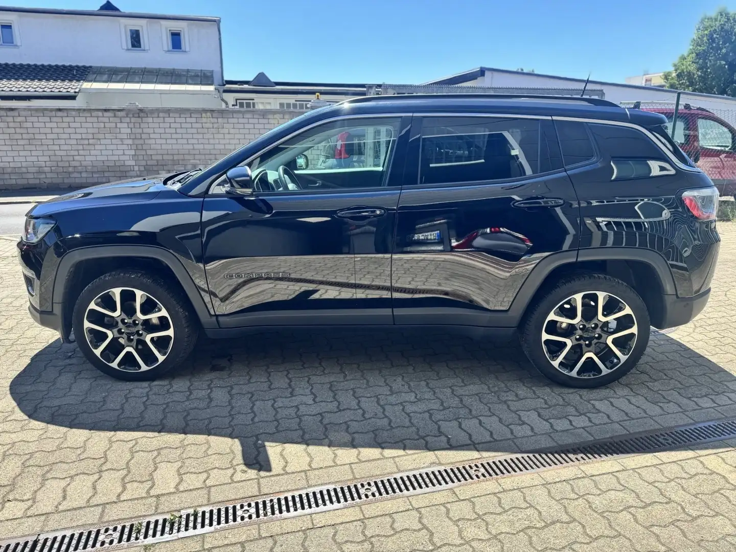 Jeep Compass Sunrider Edition RFK*PDC+Bose Sound Schwarz - 2