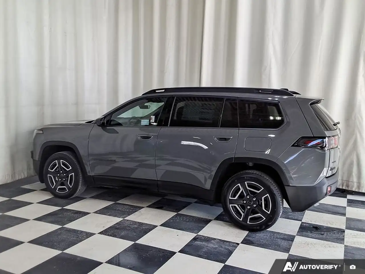Jeep Cherokee снимка Jeep Cherokee