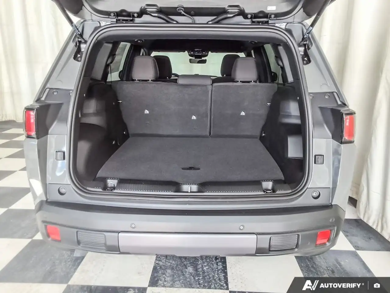 Jeep Cherokee снимка Jeep Cherokee