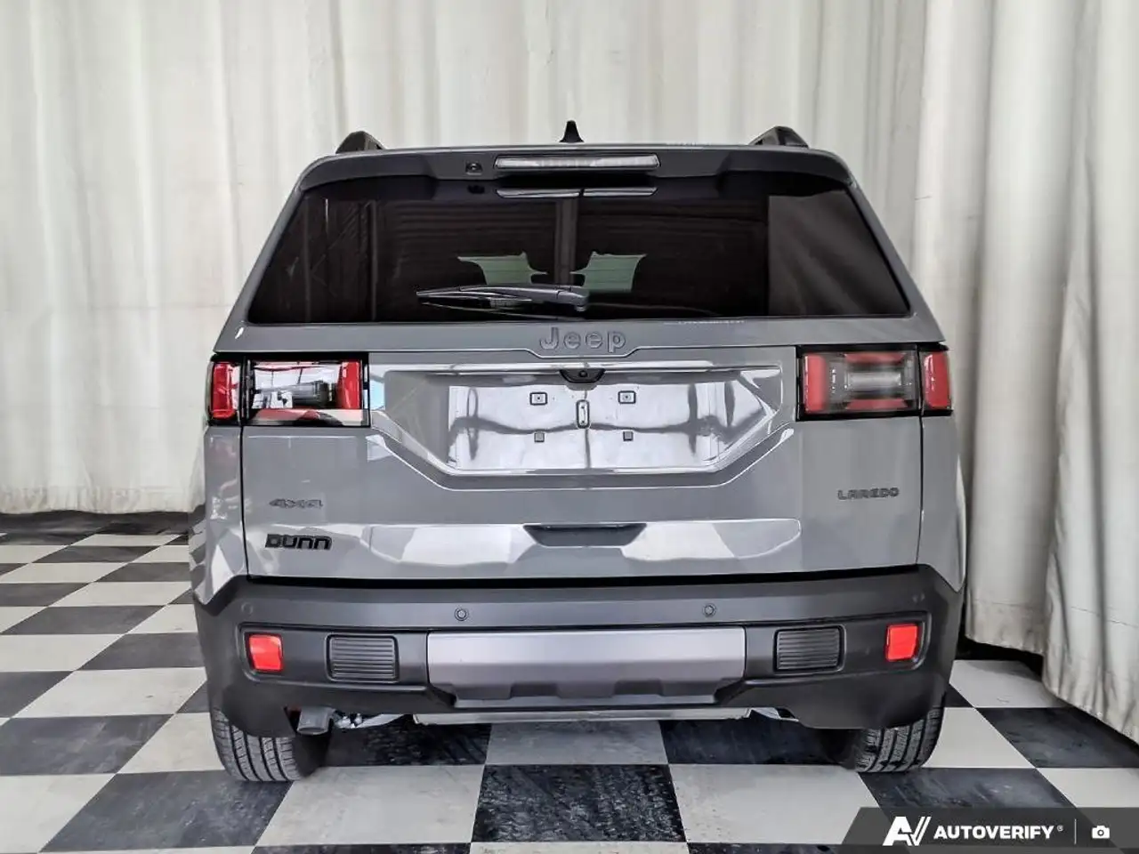 Jeep Cherokee снимка Jeep Cherokee