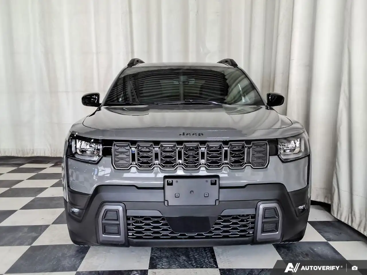 Jeep Cherokee снимка Jeep Cherokee