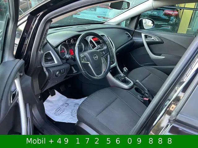 Opel Astra view 8