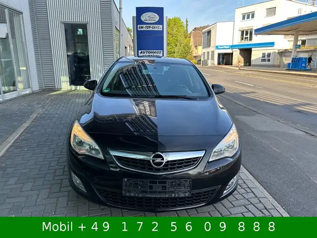 Opel Astra view 6