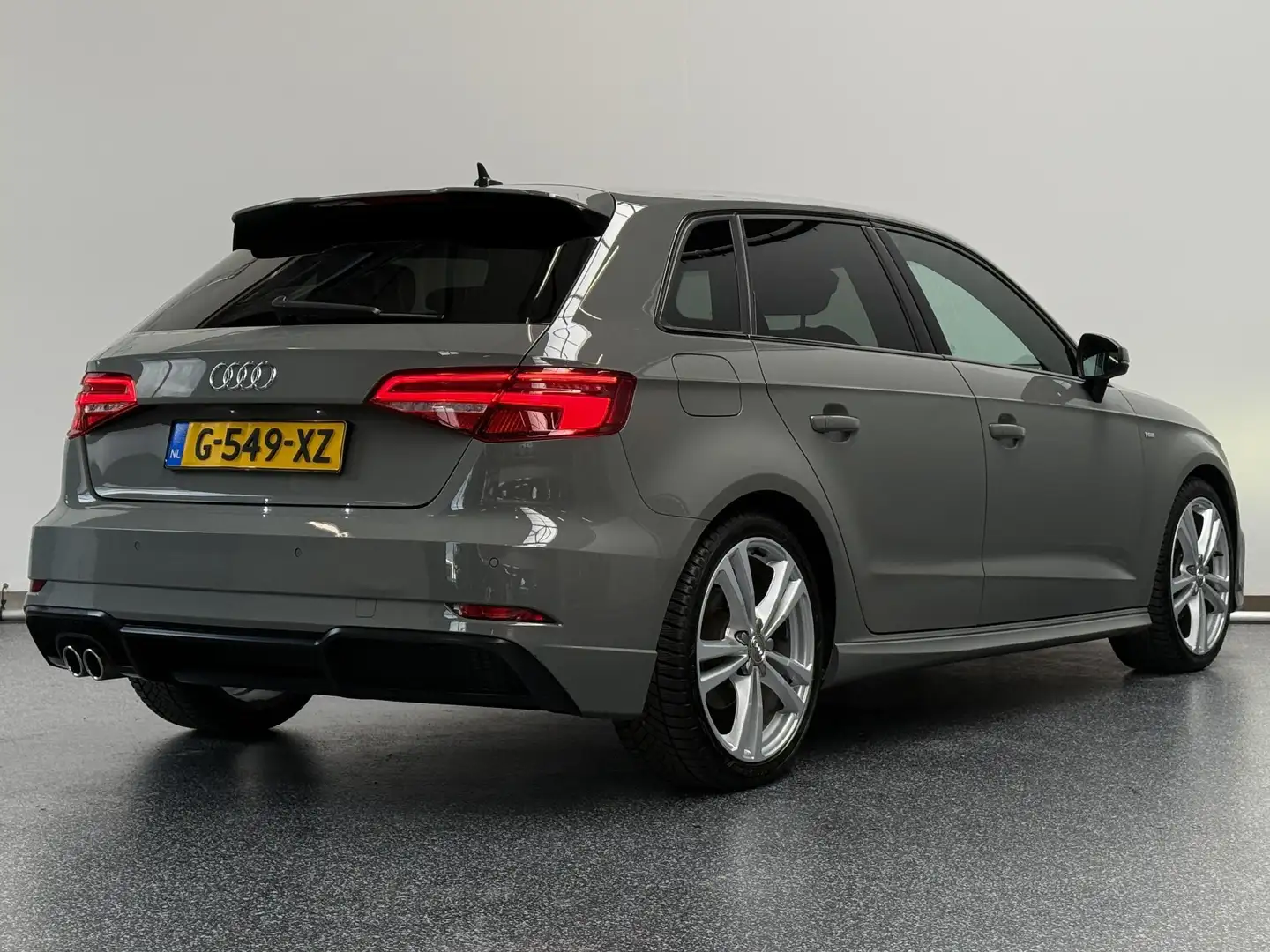 Audi A3 Sportback 35 TFSI CoD Advance Sport Automaat | 2x Grau - 2