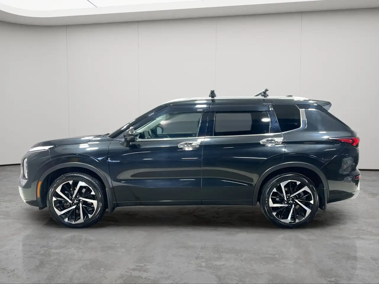 Mitsubishi Outlander снимка Mitsubishi Outlander