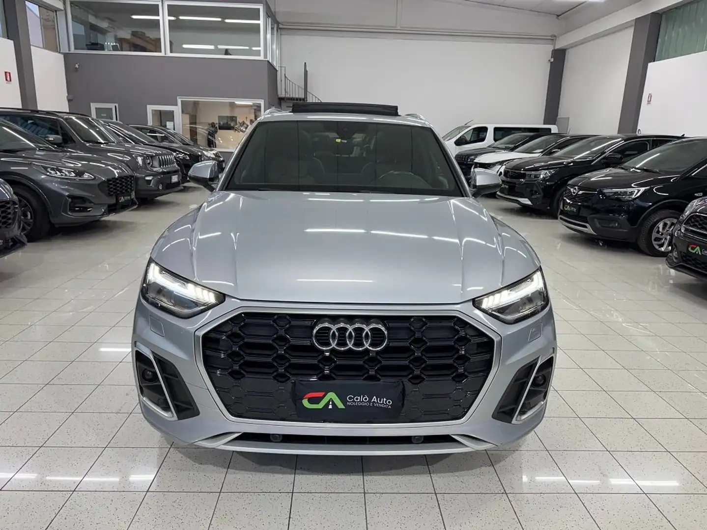 Audi Q5 2.0tdi S line Plus s-tronic FUL TETTO CERCHIO 20 Argento - 2