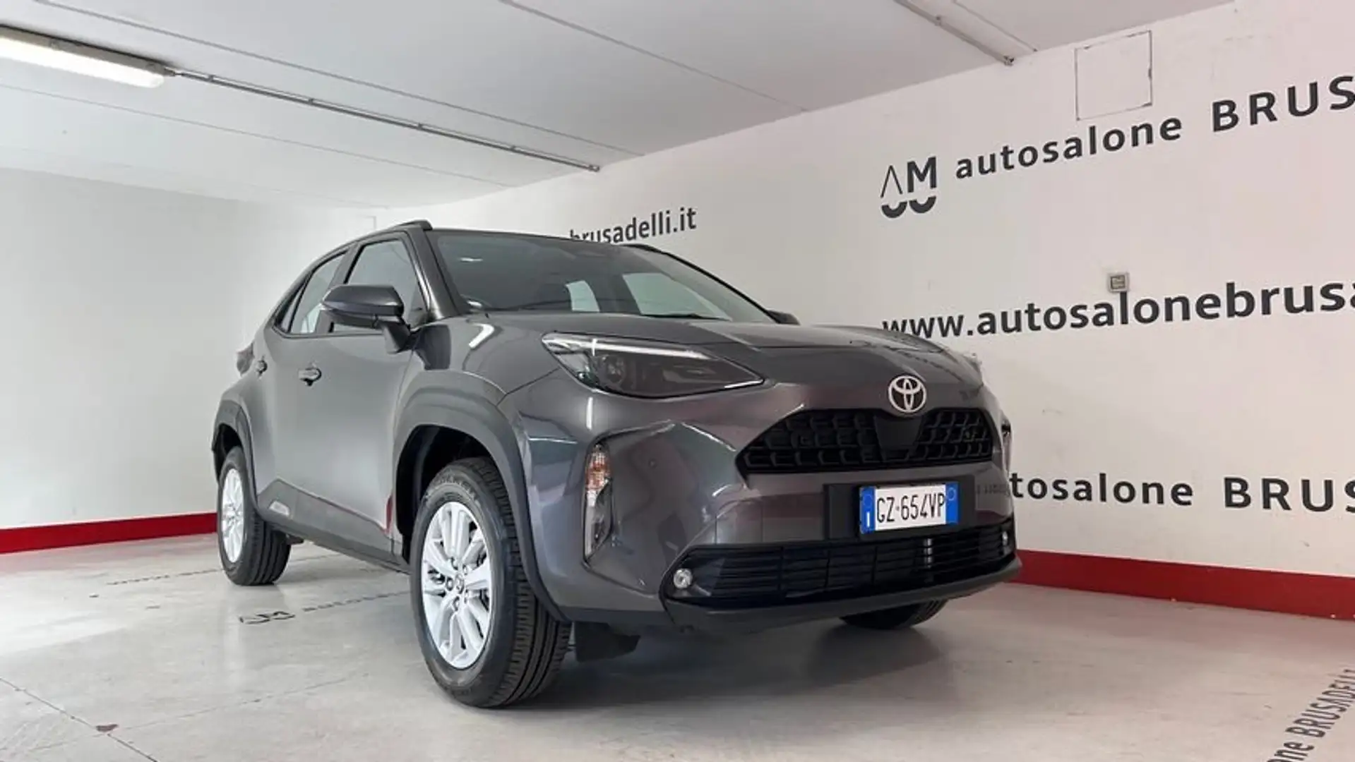 Toyota Yaris Cross 1.5 Hybrid 5p. E-CVT Active Grigio - 1