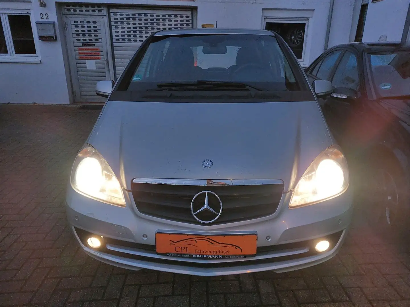 Mercedes-Benz A 150 *NAVI*8FACH*V+H PDC*CD*ANGEBOT NUR HEUTE Negro - 1